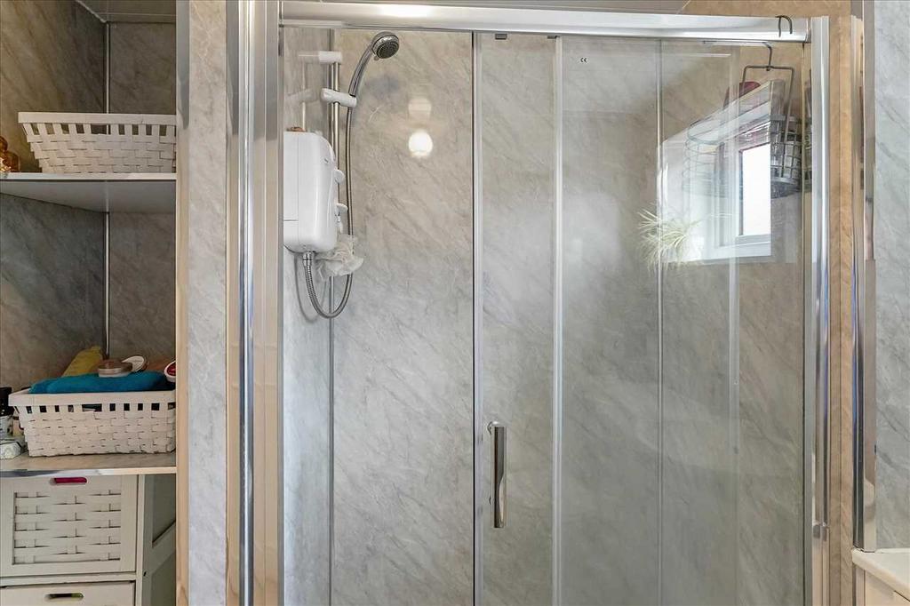 Shower Room (2)