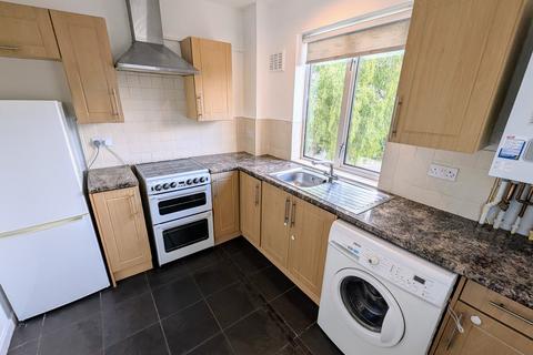 2 bedroom flat to rent, Munnings Drive, Newport,