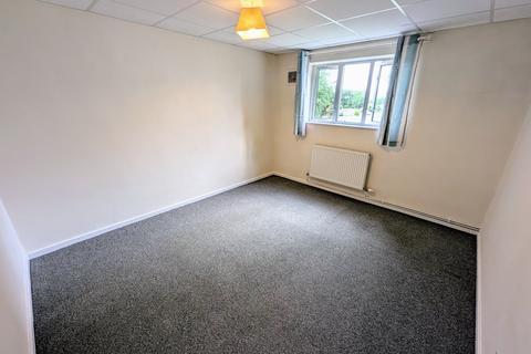 2 bedroom flat to rent, Munnings Drive, Newport,