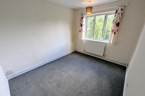 2 bedroom flat to rent, Munnings Drive, Newport,