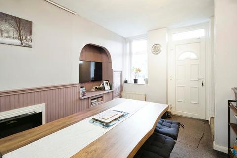3 bedroom end of terrace house for sale, Halifax Road, Keighley BD21