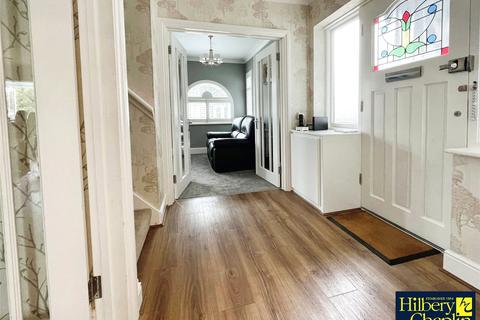 43 Meadow Way, Upminster, RM14 3AB