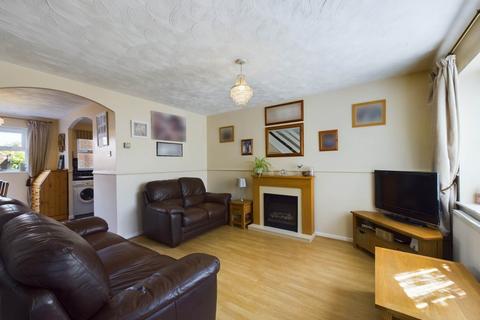 3 bedroom semi-detached house for sale, Meadow Close, Aylesbury HP20