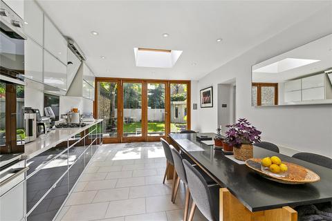 64 Gloucester Road, Richmond, TW9 3BX