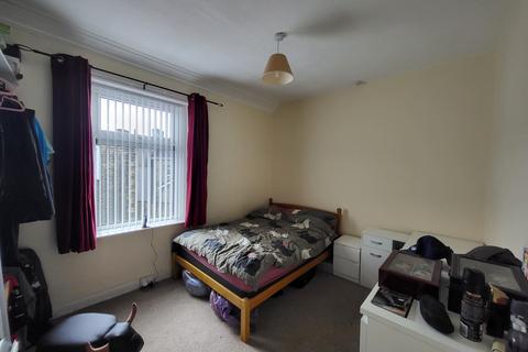 2 bedroom terraced house to rent, Prescott Street, Burnley, BB10