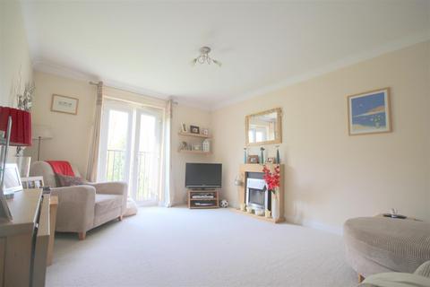 2 bedroom flat to rent, New Bridge Street, Witney OX28