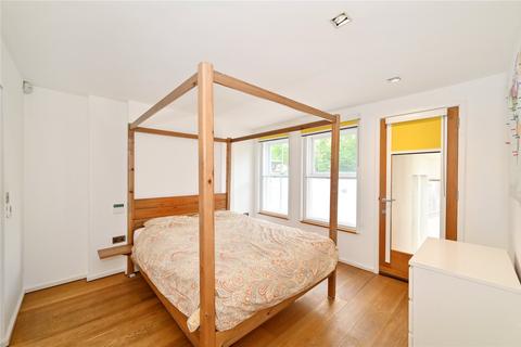 3 bedroom apartment for sale, Manchester Road, London, E14