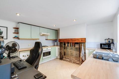 2 bedroom terraced house for sale, Ilkley Road, Otley, West Yorkshire, LS21