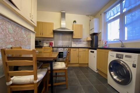 3 bedroom flat to rent, Finchley Road, London, NW11