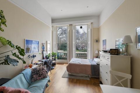 21 bedroom terraced house for sale, Courtfield Gardens London SW5