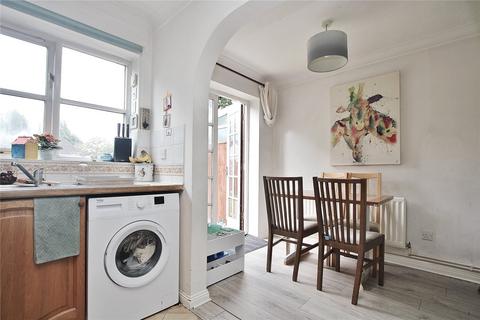 34 Bloomfield Close, Knaphill, Woking, GU21 2BL