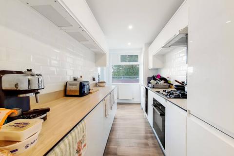 2 bedroom flat to rent, Anglesey House, Bow, London, E14