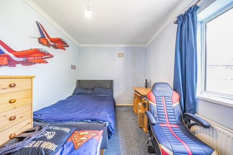 3 bedroom duplex for sale, Bramble Close, Uxbridge, Middlesex