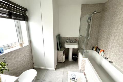 131 Compton Crescent, Chessington, KT9 2HG