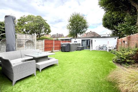 131 Compton Crescent, Chessington, KT9 2HG