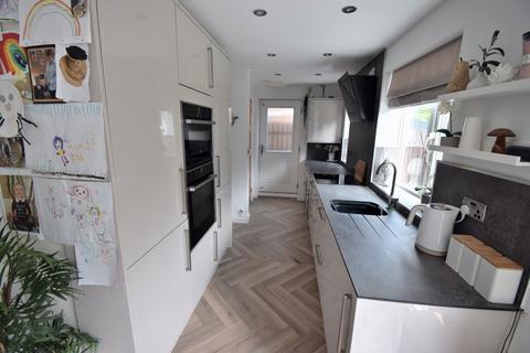 4 bedroom detached house to rent, Dean Park, Ferryhill DL17