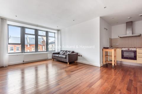 2 bedroom flat to rent, The Broadway London N8