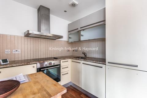 2 bedroom flat to rent, The Broadway London N8