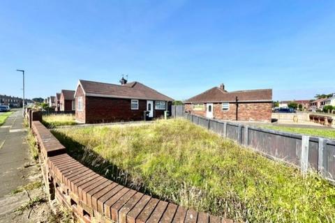 2 bedroom semi-detached bungalow for sale, Honiton Way, Fens