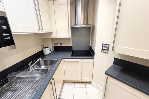 2 bedroom flat to rent, Station Road, Dorridge, Solihull, West Midlands, B93