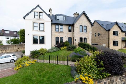 2 bedroom apartment for sale, 2 Four Gables, Clarence Road, Horsforth, Leeds, West Yorkshire
