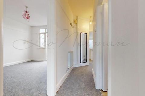 2 bedroom flat to rent, Highfield Avenue, Kingsbury, NW9