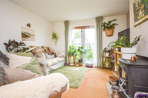 11 Cleyfields, Bourton, Swindon, SN6 8HY