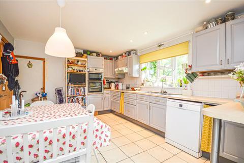 11 Cleyfields, Bourton, Swindon, SN6 8HY