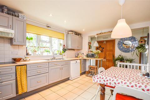 11 Cleyfields, Bourton, Swindon, SN6 8HY