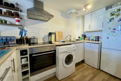 1 bedroom flat for sale, Kilvey Terrace, St. Thomas, Swansea, City And County of Swansea.