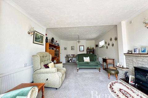 10 Hazelmere Gardens, Hornchurch, RM11 2AX