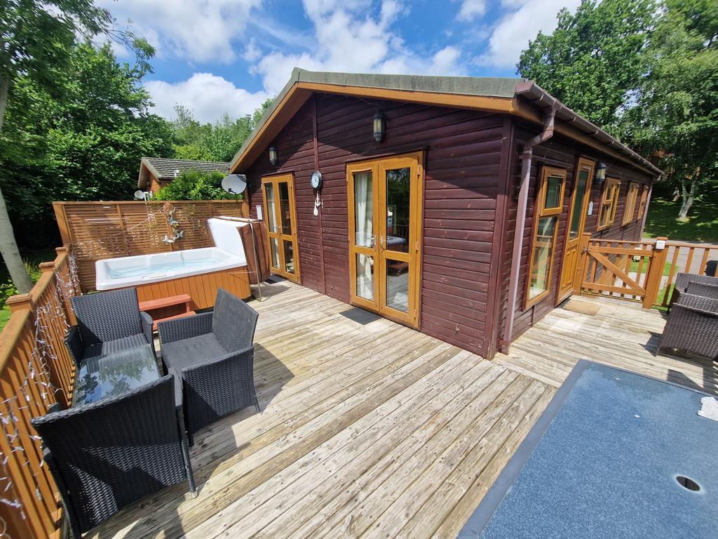 Sun Deck &amp; Hot Tub