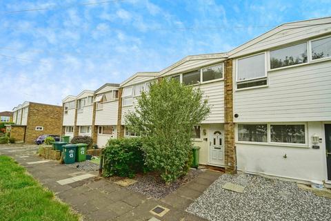 2 bedroom terraced house for sale, Ashdene Close, Ashford TW15