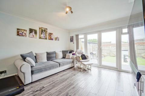 2 bedroom terraced house for sale, Ashdene Close, Ashford TW15