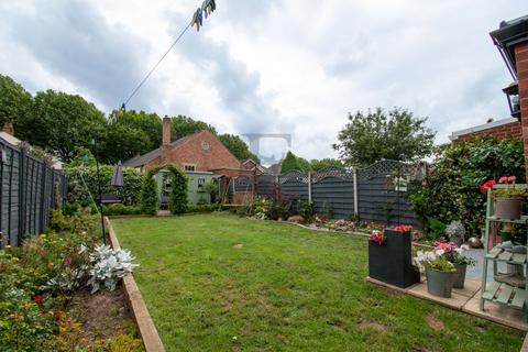 3 bedroom semi-detached house for sale, Colwell Road, Leicester