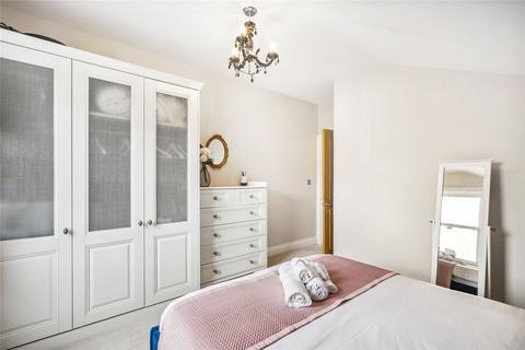 2 bedroom apartment for sale, Clapham Common West Side, London SW4