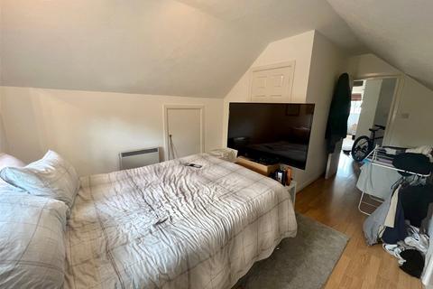 1 bedroom apartment to rent, Thornbury Avenue, Hampshire SO15