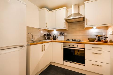 2 bedroom apartment to rent, Blythe Road, London W14