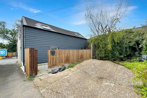 2 bedroom terraced house for sale, Cardiff Road, Cardiff CF15