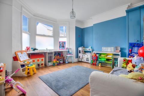 41 Raglan Road, Hengoed, CF82 7LY