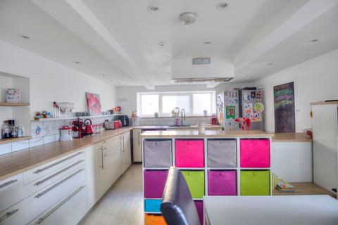 41 Raglan Road, Hengoed, CF82 7LY