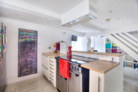 41 Raglan Road, Hengoed, CF82 7LY