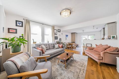 2 bedroom flat for sale, Coverton Road, Tooting Broadway, London, SW17