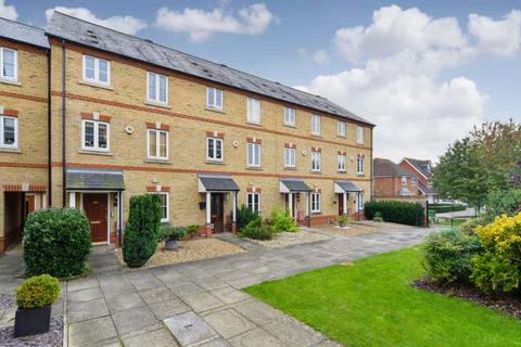 4 bedroom townhouse to rent, Medina Square, Epsom