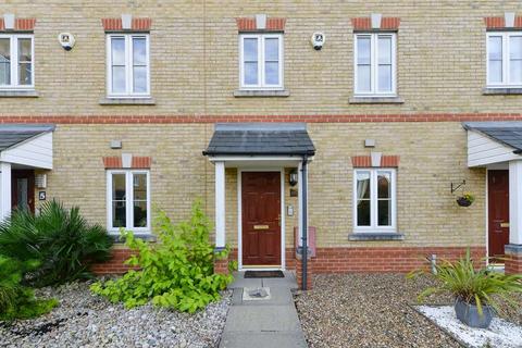 4 bedroom townhouse to rent, Medina Square, Epsom