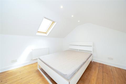 3 bedroom apartment to rent, Larch Road, London NW2