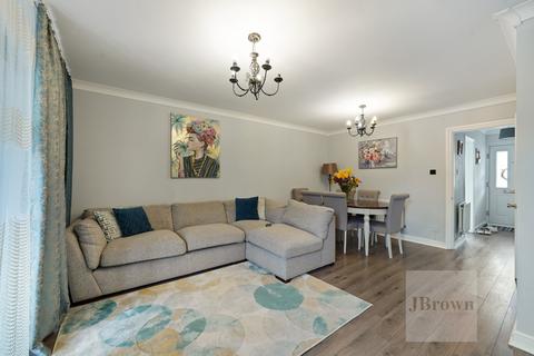 23 Astley, Grays, RM17 6UY