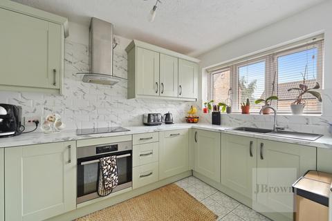 23 Astley, Grays, RM17 6UY