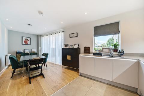 19 Rennie Street, London, SE10 0XT