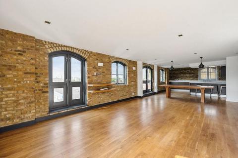 3 bedroom flat to rent, Sanctuary Court, Reardon Path, London, E1W